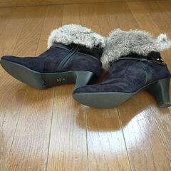 【お取引者様決定しました】ラビットファーのショートブーツ　２４センチの画像
