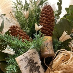 青空ヨガとクリスマススワッグ作りの画像