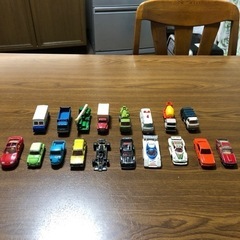 最終値下げ古い物です　トミカミニカー18台