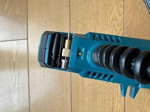 マキタ　空気入れ　18v ケース付