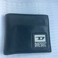 DIESELメンズ　二つ折り財布(小銭入り付き)
