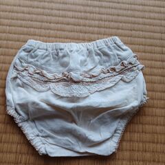 値下げ　80ｃｍ「bebe」パンツ　.ワンピース,　スタイ2枚の画像