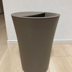 ゴミ箱の画像