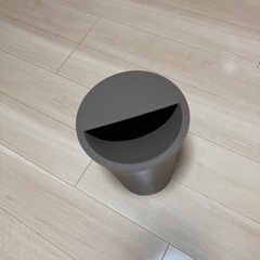 ゴミ箱の画像