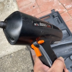 インパクトレンチ　DC12V用 と　サンダーの画像