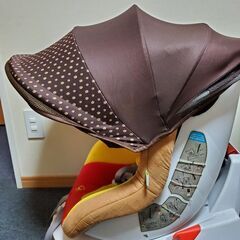 Disneyくまのプーさん　チャイルドシート(新生児～4歳頃)の画像