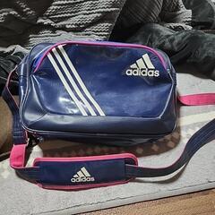 adidas エナメルバッグ スポーツバッグ　ピンク