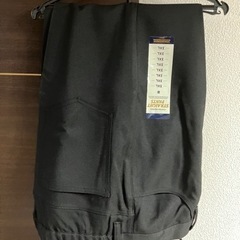 新品タグ付き センタープレスストレートパンツ