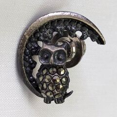 ☆アクセサリー　ピンブローチ　フクロウピン　中古品　