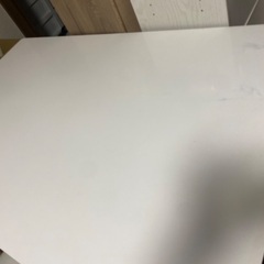 ダイニングテーブルの画像