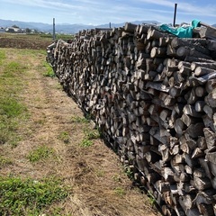 針葉樹　薪　まき　軽トラ山盛り