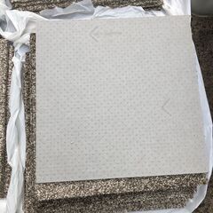 ニトリ タイルカーペット Nフリージア BR 40×40 50枚セットの画像