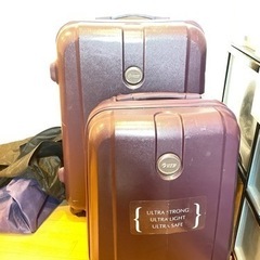 美品　超軽量　機内持ち込み可能　スーツケース　小旅行など