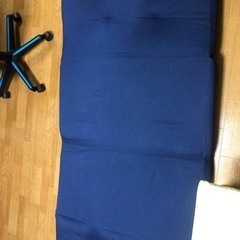 【急募】値下げ可！！ソファ　折りたたみ　シングルベッドの画像