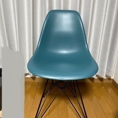 イームズチェア　青　ブルー　黒脚