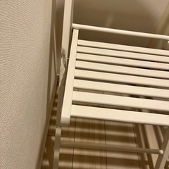 【すぐに取りに来て頂ける方優先】白の椅子二脚の画像