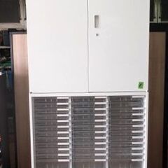 定価11万　①美品　イトーキ　レクトライン　スーパーホワイト　上下書庫　鍵付　クリアケース　H213　W90　D45