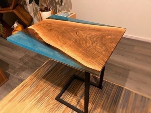 レジンテーブル（52cm×38.5cm×52cm）