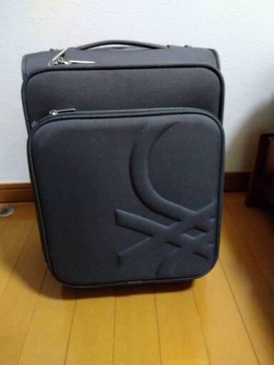 ユナイテッド カラーズ オブ ベネトン　旅行カバン　キャリーバッグ
