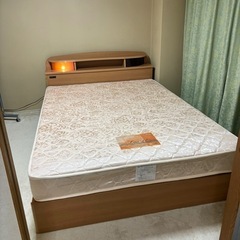 引き取り決まりました★ダブルベッド 収納付き コンセント ライト...