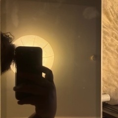 IPad Air 美品です。裏にステッカー貼ってしまいました。の画像