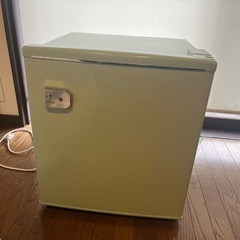1ドア　レトロ冷蔵庫　取手無し