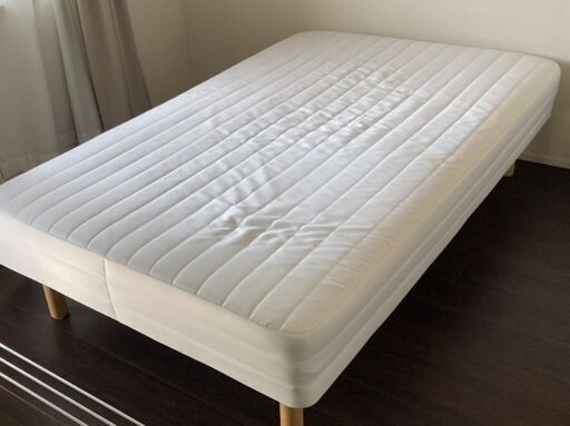 脚付きマットレスベッド　セミダブルサイズ　中古品