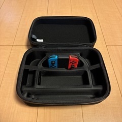 Amazonベーシック Nintendo Switch専用まるごと収納バッグ の画像