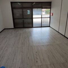 中古　床材　1部屋分　フロアタイル　白
