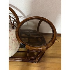 【ジ　1105-4】 籐家具　ガラステーブル付き椅子　籐椅子　アンティーク の画像