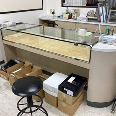 ガラスショーケース