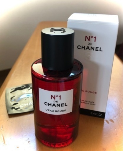 ロールージュNO1 ドゥ　シャネル〈フレグランス　ボディミスト〉