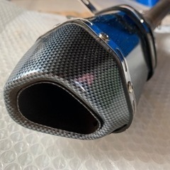 バイク サイレンサー φ44 カーボン柄の画像