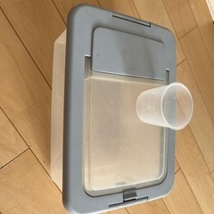 お米ケース.米びつ・使用感あり【無料】