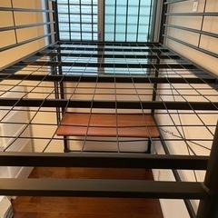 ロフトベッド　黒　机付きの画像