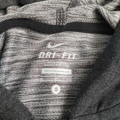 ナイキパーカー130の画像