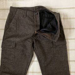 値下げ　GU　焦茶（こげちゃ）色ズボン　メンズ  未使用品の画像