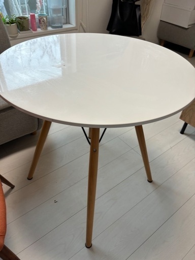 ラウンドテーブル　白　70cm