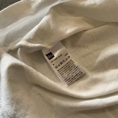 ジーユー　Tシャツ　半袖ブラウス　サイズ140センチ 袖丈···半袖  カラー···ホワイト  柄・デザイン···無地  季節感···夏の画像