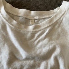 ジーユー　Tシャツ　半袖ブラウス　サイズ140センチ 袖丈···半袖  カラー···ホワイト  柄・デザイン···無地  季節感···夏の画像