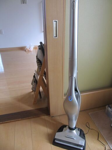 充電式掃除機　コードレス掃除機　パナソニック