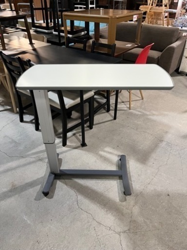 ☆美品!!☆ パラマウントベッド ベッドサイドテーブル 昇降式 介助用テーブル