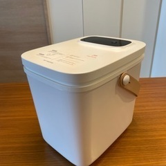 ペットフードストッカー　真空　保管　保存　容器
