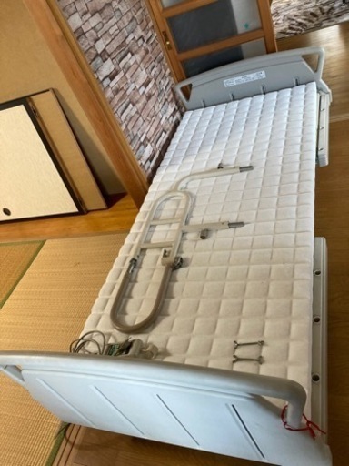 介護用ベッド　パラマウントベッド　キューマアウラ　電動　3モーター