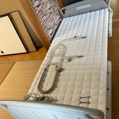 介護用ベッド　パラマウントベッド　キューマアウラ　電動　3モーター