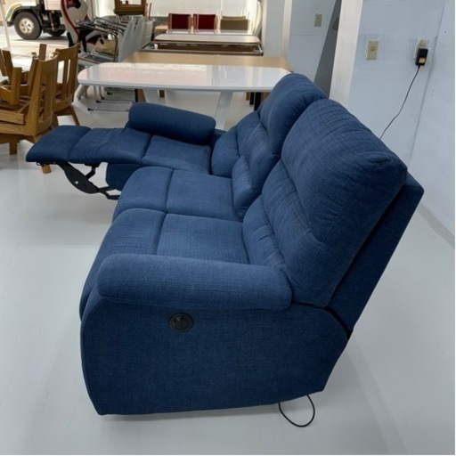 【超美品‼️】定価119,900円♪ ニトリ 208cm幅3人掛け電動リクライニングソファ(ビリーバー3) 布製ネイビー♪