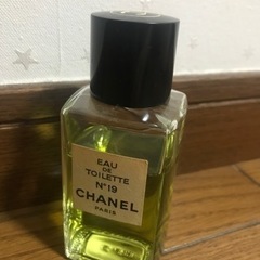 CHANEL シャネル N°19 香水 