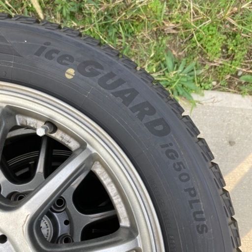 スタッドレスタイヤ　スイフト等175/65R15 Q84  2019年製