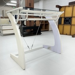 【超美品‼️】ニトリ 80cm幅パソコンデスク 事務机 ガラス天板 勉強机 ホワイト♪の画像