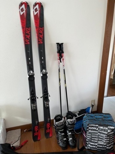 お話中です。スキー板、靴、ストック、リュック、一式170cm